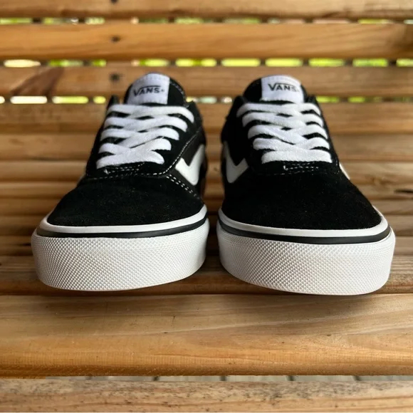 Vans Ward Lo Suede Sneaker – Women’s Size 7.5 - Picture 2 of 9